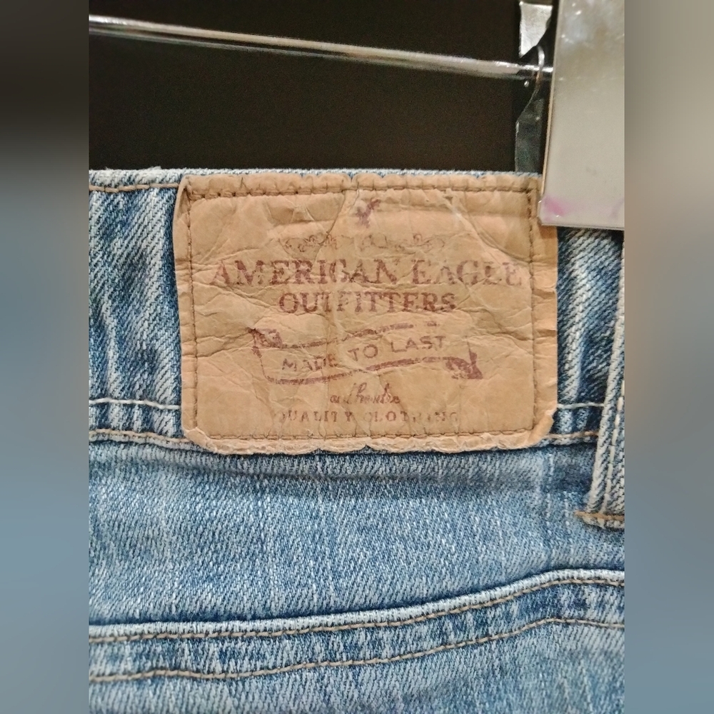 Y2K American Eagle Women’s Jeans – Light Wash, Distressed Denim, AE Branding - Picture 6 of 6